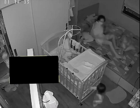 ลูกวัย 1 ขวบกว่า เดินมาห้องแม่กลางดึก ยืนเงียบๆ แต่จุกอกคนเป็นแม่