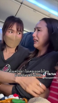 ลิลลี่ น้ำตาไหลไม่หยุด หลังเจอเหตุการณ์สุดระทึก เครื่องบินตกหลุมอากาศแรงจนตัวลอย