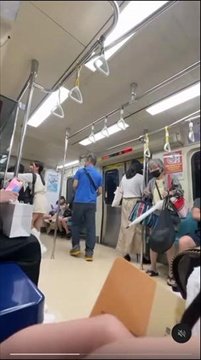 คลิป ไวรัลชัวร์! คุณยายฟาดสาว ลั่นจะนั่งตรงนี้ ทั้งที่ตรงอื่นว่าง สาวไม่ทน เลยลุกขึ้นมา 