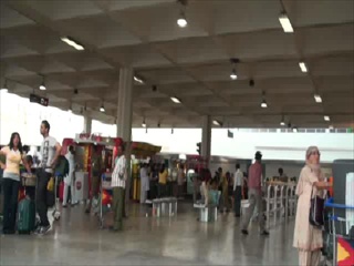 เจโอ๋เวสป้าผจญภัย-หลงทางหน้าสนามบินอินเดีย