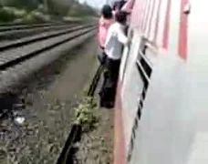 ตกรถไฟในอินเดีย