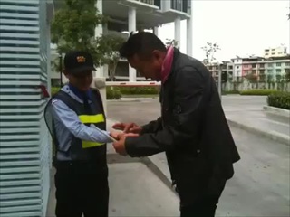 กลพลิกเหรียญบนผ่ามือ อ.สมศักดิ์