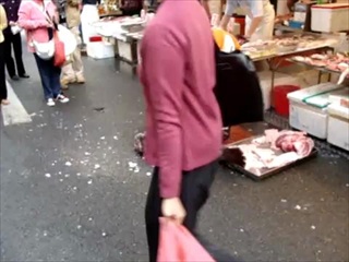 สับหัวปลา บนถนนในฮ่องกง
