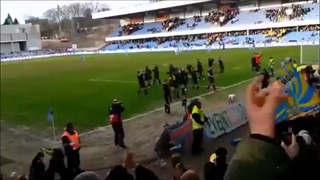 แฟนบอลบรรเลงเซ็กส์! กลางสนามฟุตบอลบอลเดนมาร์ก หลังจบเกมส์