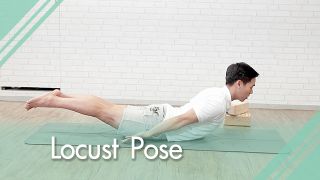 โยคะ ประจำวันกับ "ครูเอก โยคะ" ท่า Locust Pose