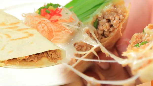 Sanook Good Stuff : สูตรพิซซ่าพัฟลาบหมูชีส