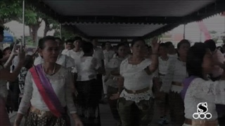 Sakorn News : บางพลี ประเพณีตักบาตรดอกไม้