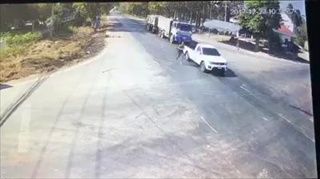 รถตู้โดยสารชนสิบล้อบ้านโป่ง ราชบุรี ตาย 5 ศพ เจ็บอีก 5