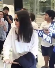 ญาญ่า ท่าจะง่วงหนัก! เลยปลุกตัวเองด้วยวิธีนี้