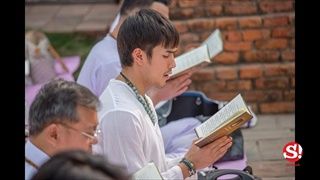 พระเอกสายบุญ ณเดชน์ ควงคุณแม่ท่องแดนพุทธภูมิ เนปาล-อินเดีย