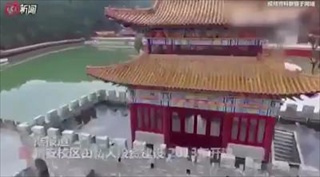 สุดอลังการ มหาวิทยาลัยจีนทุ่มทุนสร้างอาคารโบราณราวพระราชวัง