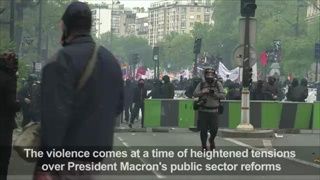 เหตุการณ์เดินขบวนประท้วง ประธานาธิบดี เอ็มมานูเอล มาครง ในปารีส