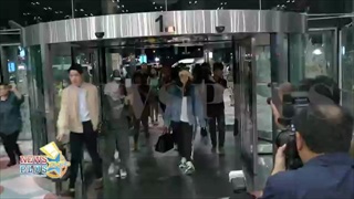 ชมพู่ อารยา แค่ใส่ชุดขึ้นเครื่องบิน ก็ฆ่าวัยรุ่นตายทั้งสนามบินเรียบ
