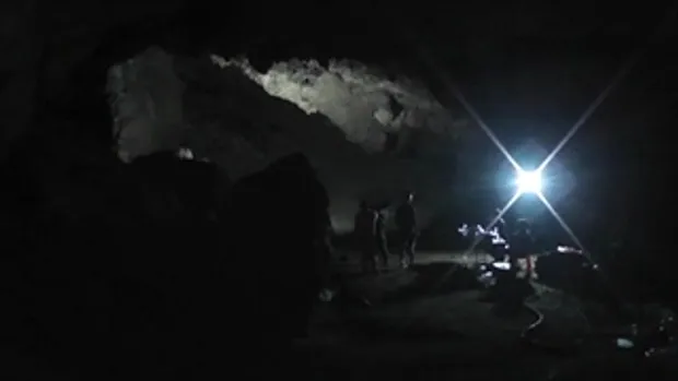 เริ่มมองเห็นความหวัง!! หน่วยซีลเจาะโคลนปากถ้ำหลวงได้แล้ว เชื่อ 13 คน ยังมีชีวิตรอด