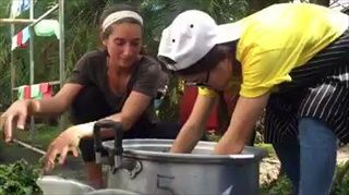 สาวอเมริกันตั้งใจมาเที่ยว ทราบข่าวเหตุที่ถ้ำหลวง จึงเปลี่ยนมาเป็นอาสาช่วยทำกับข้าว