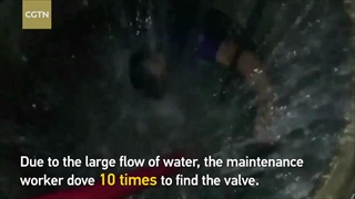 สุดยอดพนักงาน ชายจีนมุดท่อดำน้ำครึ่งชั่วโมง หยุดความเสียหายหัวดับเพลิงแตก