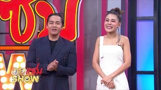 คุยแซ่บShow : "ชมพู่" โพสท่าแซ่บก่อนเล่นน้ำ , การ์ดแต่งงาน “พุฒ-จุ๋ย” แค่ซองก็กินขาด