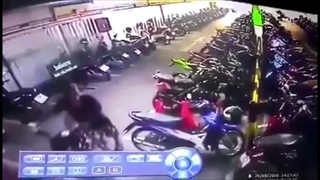 วงจรปิดหนุ่มขโมยรถจักรยานยนต์ในห้างดังกลางเมืองโคราช