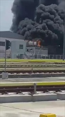 ระทึก!ไฟไหม้โรงงานร้างสมุทรปราการ