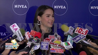 ญาญ่า เขินแฟนคลับแอบถ่ายจับมือ ณเดชณ์ เดินสยาม