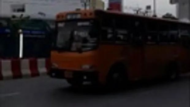 คลิปรถเมล์พ่นควันขาวทั่วถนน ชาวบ้านเรียกประชด 
