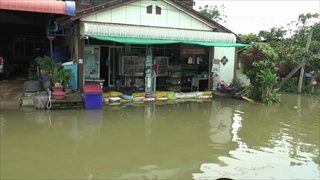 โคราช-น้ำท่วมขังนานกว่าสัปดาห์    ชาวบ้านป่วยกัดเท้า ขาเริ่มเป็นแผลเน่า