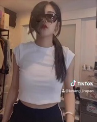 ยอดแชร์หลักหมื่น “กวาง จิรพรรณ” ลูกทุ่งสาวอีสานอินดี้ เผยความเซ็กซี่ครั้งแรก