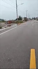 พายุฤดูร้อนถล่ม ร้านอาหารที่ดอนหอยหลอด พังราบเป็นหน้ากอง