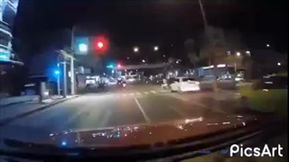 ไม่แน่จริงอย่าหาทำ! โจ๋สุดห้าวยกล้อโชว์สุดท้ายคว่ำไม่เป็นท่า