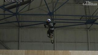 "คีแรน ไรล์ลีย์" นักกีฬา BMX คนแรกของโลกที่ทำท่า Triple Flair ได้สำเร็จ