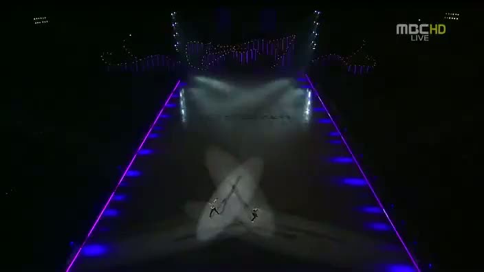 Kim Yuna งาน Festa on Ice 2010 โชว์เพลง Abracadabr