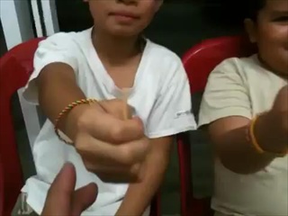 สอนมายากล น้องพร้อม เพียว2