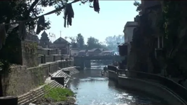 เจโอ๋เวสป้าผจญภัย- วัดปศุปตินาท คุยกับนักบวช Pashupatinath Temple