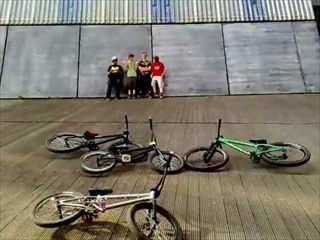 BMX Wallride...เท่ห์ดีอ่ะ   by sia.co.th