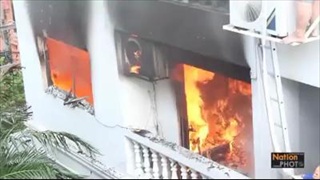 นาทีชีวิต ปีนหนีไฟ