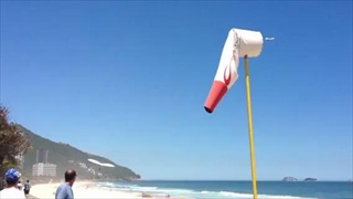 Hang gliding experience: Beach landing