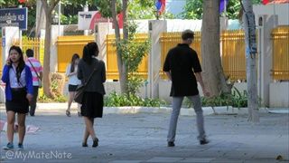 [EP.4] คนไทยโดนฝรั่งแกล้งกอด! สุดฮา!  Hugging Strangers Prank!