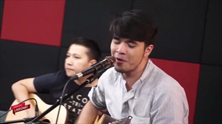 Sanook live chat - ว่าน ธนกฤต (ร้องสด)