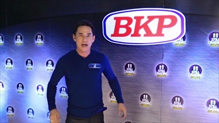 ฟ้องต้นหอม!! ตี๋ ดอกสะเดา ขอฝากไว้ก่อน หลังแพ้หนุ่มตี๋ 18 มงกุฎอย่างซัน ประชากร