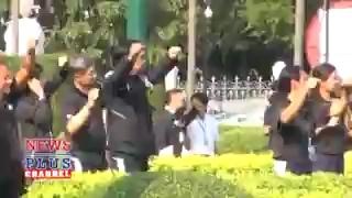 นายกฯนำขรก.ทำเนียบออกกำลังกายโชว์ลีลาตีปิงปอง3เซตรวด-เต้นแอโรบิค