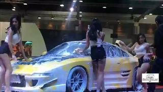 ส่องสาวๆ Girls Next Door ล้างรถในงาน Bangkok Auto Salon