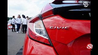 Honda Civic Hatchback 2018 สีแดง Rallye Red ใหม่ เตรียมเปิดตัวที่งานมอเตอร์โชว์