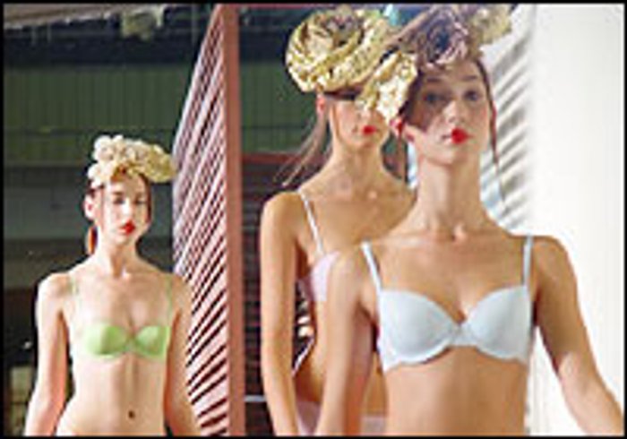 แฟชั่นโชว์ชุดชั้นใน Body Sense