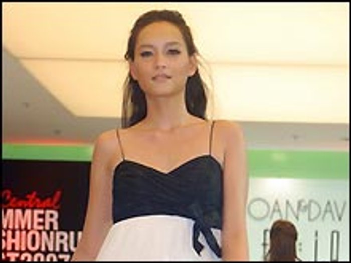 สามแบรนด์ สามลุค สามสไตล์เทรนด์ร้อน