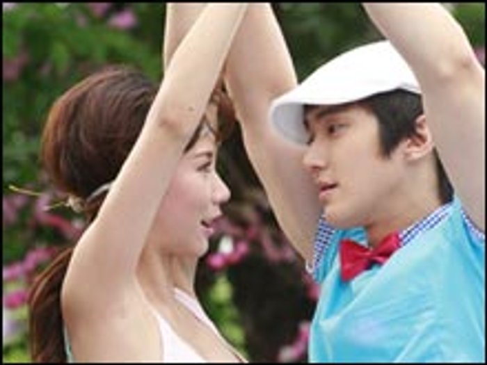 ทเวล์ฟ พลัส มินิสติ๊ก เปิดตัวแรง จับอั้ม ปะทะชีวอน