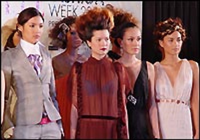 แถลงข่าว ELLE Fashion Week 2005