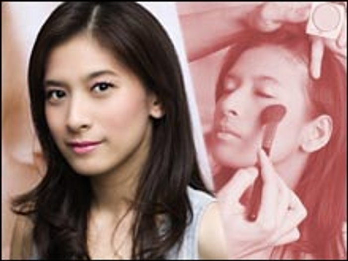 Pure Pink เมคอัพสีชมพู แต่งยังไงก็ไม่มีวันเอาต์