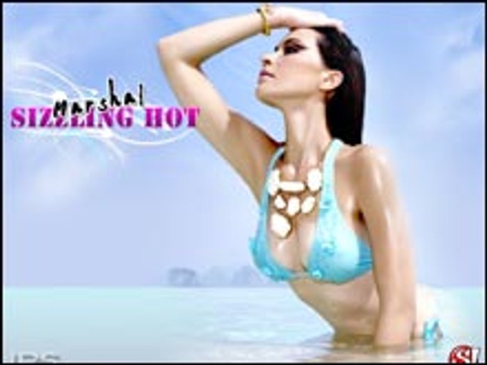 Wallpaper : มาช่า Sizzling HOT