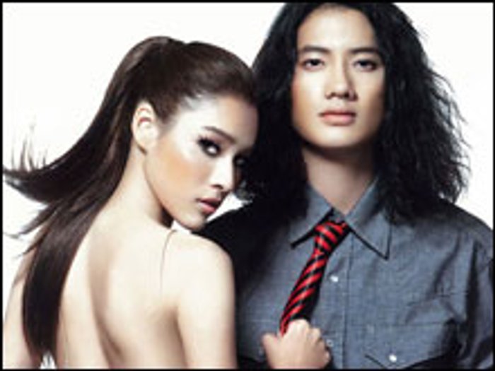 Wallpaper หยาดทิพย์-เป้ อารักษ์ : Hot Chic