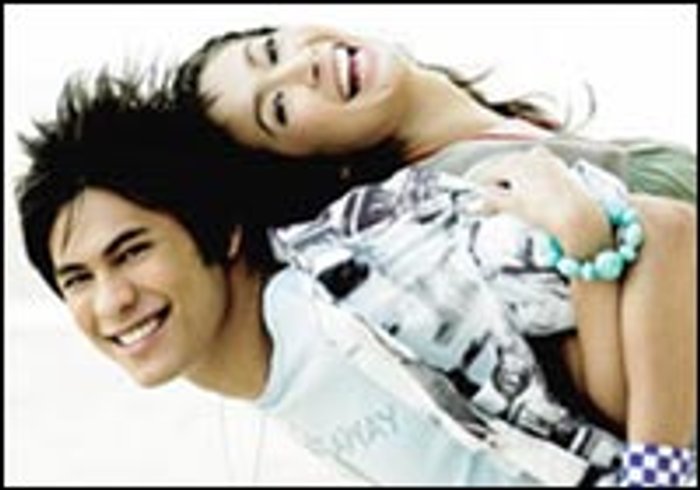เอมี่ กลิ่นประทุม + ซี ศิวัฒน์